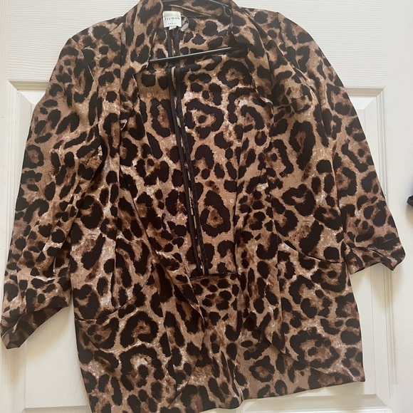 Animal Print Blazer. Size Small. - Picture 2 of 2